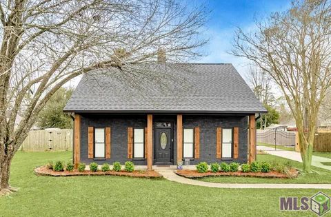 Photo of 9210 Gary St St, Denham Springs, LA 70726 (MLS # BR2026004432)