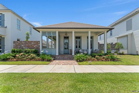 Photo of 5230 N Pointer Ct Ct, Baton Rouge, LA 70808 (MLS # BR2026009338)