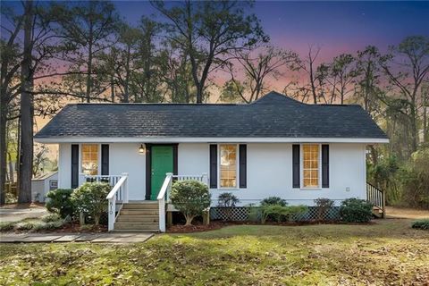Photo of 810 Armand Street, Mandeville, LA 70448 (MLS # NO2541843)
