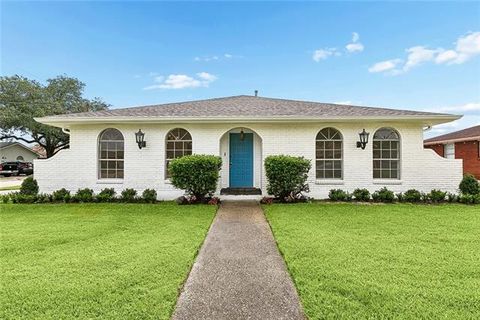 Photo of 2017 Houma Boulevard BLVD, Metairie, LA 70001 (MLS # NO2560272)