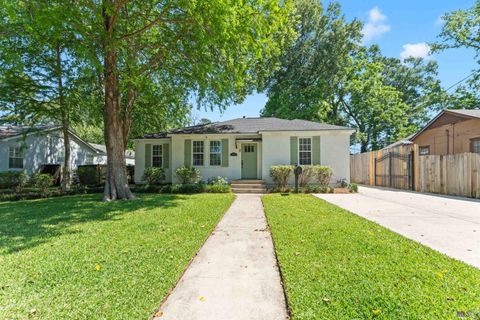 Photo of 4759 Sweetbriar St St, Baton Rouge, LA 70808 (MLS # BR2026008867)