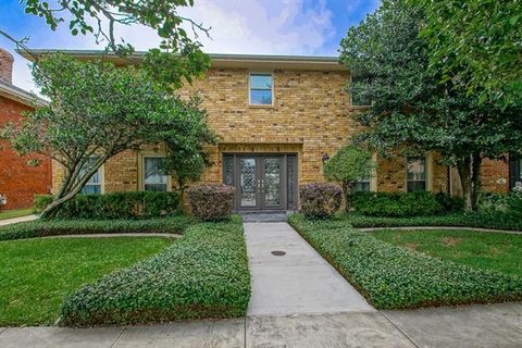 Photo of 4705 Marseilles Place Pl, Metairie, LA 70002 (MLS # NO2557610)
