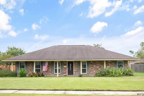 Photo of 12521 Sherbrook Ave, Baton Rouge, LA 70815 (MLS # BR2026013139)