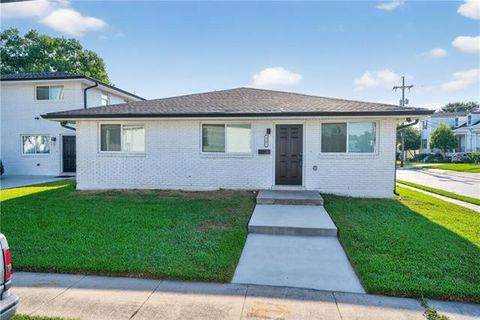 Photo of 6501 Center Street St, New Orleans, LA 70124 (MLS # NO2541024)