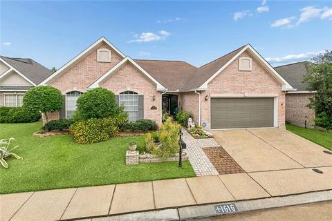 Photo of 1616 Steeple Chase Lane Ln, New Orleans, LA 70131 (MLS # NO2560571)