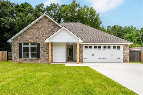 Photo of 39393 Meadow Ridge Lane, Ponchatoula, LA 70454 (MLS # NO2564419)