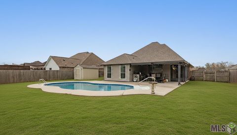 Photo of 41408 Creekstone Ave Ave, Prairieville, LA 70769 (MLS # BR2026003597)