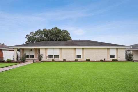 Photo of 728 Avenue D Avenue, Marrero, LA 70072 (MLS # NO2567651)