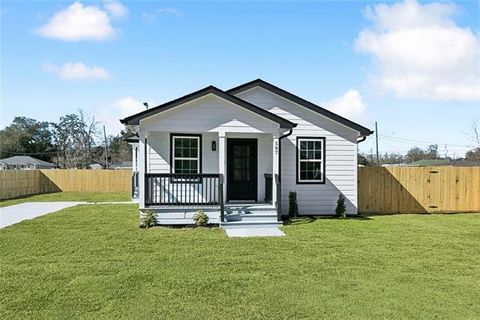 Photo of 587 W Easy Street St, Destrehan, LA 70047 (MLS # NO2542286)