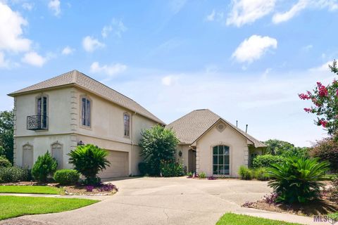 Photo of 16924 Sunset Point Ct CT, Baton Rouge, LA 70816 (MLS # BR2026011826)