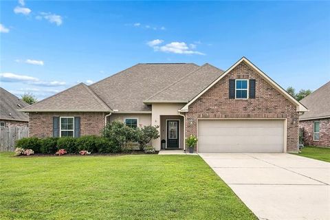 Photo of 42277 Broderick Avenue Ave, Ponchatoula, LA 70454 (MLS # NO2560307)