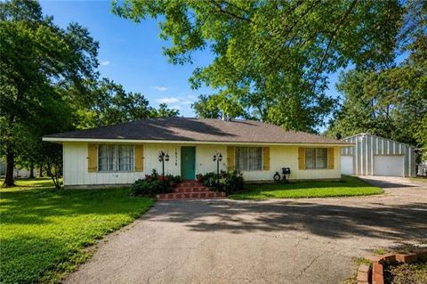 Photo of 18318 Cusachs Drive Dr, Covington, LA 70433 (MLS # NO2560624)