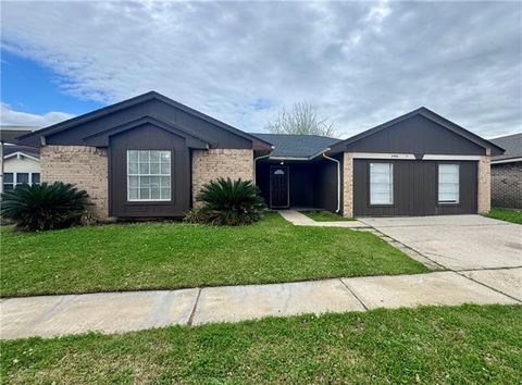 Photo of 2904 Sherwood Drive Dr, Laplace, LA 70068 (MLS # NO2546000)