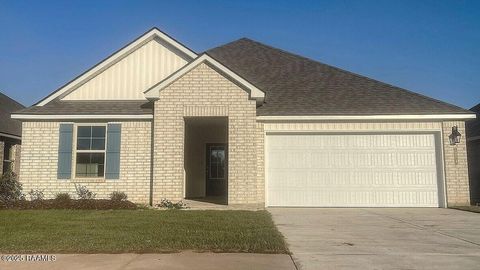 Photo of 124 Lake Ridge Drive, Broussard, LA 70518 (MLS # 2500000043)