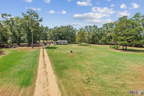 Photo of 15090 Port Hudson Pride Rd Rd, Pride, LA 70770 (MLS # BR2026005531)