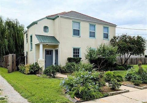Photo of 5526 Mandeville Street St, New Orleans, LA 70122 (MLS # NO2560538)