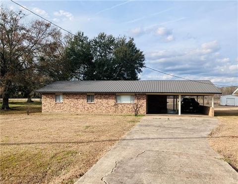 Photo of 1872 Hwy115, Mansura, LA 71350 (MLS # CN2542716)