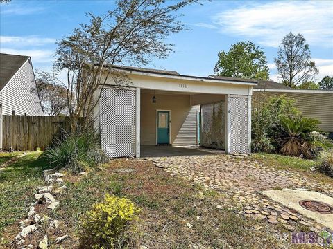 Photo of 7111 Point Avery Dr, Baton Rouge, LA 70817 (MLS # BR2026005539)