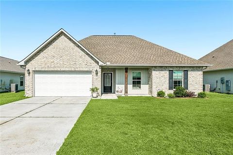 Photo of 42165 Millbrook Way Way, Ponchatoula, LA 70454 (MLS # NO2557783)