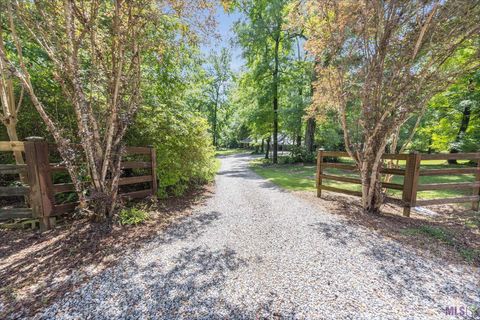 Photo of 7000 Barrow Creek Dr Dr, St. Francisville, LA 70775 (MLS # BR2026007999)