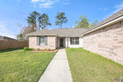 Photo of 12823 Hazelwood Dr Dr, Denham Springs, LA 70726 (MLS # BR2026006251)