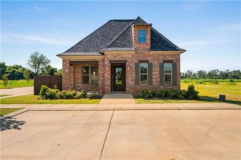 Photo of 1004 Traditions Loop PL, Alexandria, LA 71303 (MLS # CN2557963)