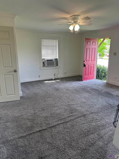 Photo of 110 Pine St, Port Allen, LA 70767 (MLS # BR2026007096)