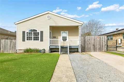 Photo of 1408 Chickasaw Avenue Ave, Metairie, LA 70005 (MLS # NO2546274)