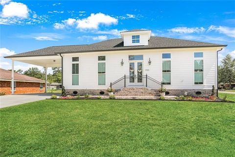 Photo of 1122 Maine Avenue Ave, Slidell, LA 70458 (MLS # NO2552812)