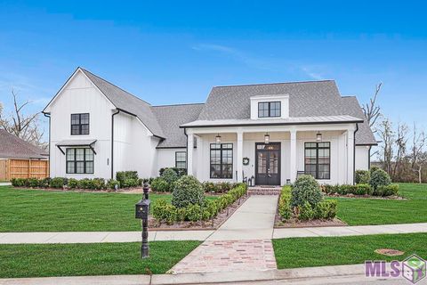 Photo of 11370 River Reid Crossing Xing, Geismar, LA 70734 (MLS # BR2026004843)