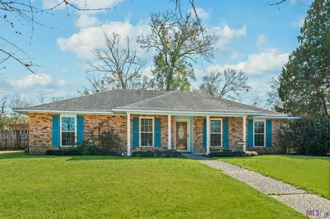 Photo of 14538 Brightview Ct Ct, Baton Rouge, LA 70819 (MLS # BR2026002484)