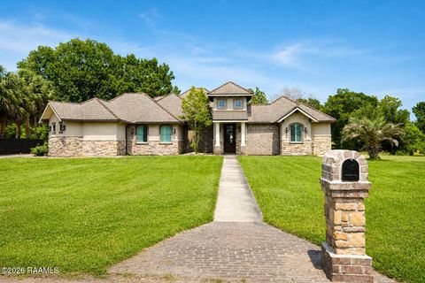 Photo of 1008 Kern Drive, Breaux Bridge, LA 70517 (MLS # 2600004079)