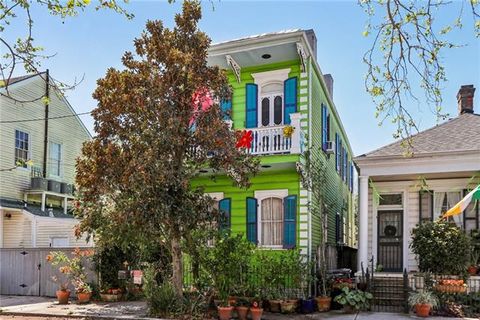 Photo of 1014 First Street St, New Orleans, LA 70130 (MLS # NO2547826)