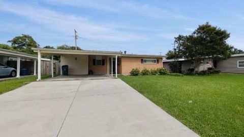 Photo of 904 Lynnette Drive Dr, Metairie, LA 70003 (MLS # NO2563537)