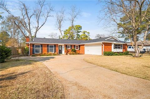 Photo of 3904 Gingerbread Road Rd, Alexandria, LA 71301 (MLS # CN2542304)