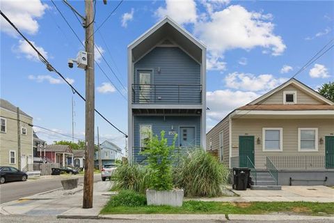 Photo of 600 S Cortez Street St, New Orleans, LA 70119 (MLS # NO2565083)