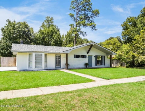 Photo of 214 Dafney Drive, Lafayette, LA 70503 (MLS # 2600008053)