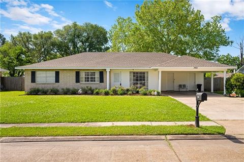 Photo of 3910 Howard Street St, Alexandria, LA 71301 (MLS # CN2552447)