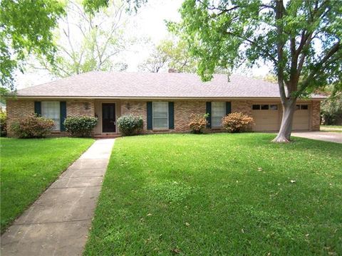 Photo of 504 Tanglewood Drive Dr, Alexandria, LA 71303 (MLS # CN2549907)