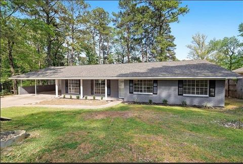 Photo of 108 Iris Circle Cir, Pineville, LA 71360 (MLS # CN2548268)