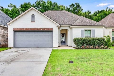 Photo of 408 Sparrowhawk Street, Broussard, LA 70518 (MLS # NO2539197)