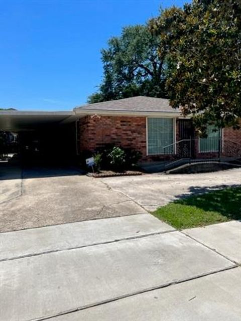 Photo of 124 22nd Street St, New Orleans, LA 70124 (MLS # NO2547439)