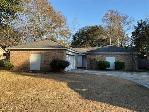 Photo of 105 Westminster Drive Dr, Slidell, LA 70460 (MLS # NO2543997)