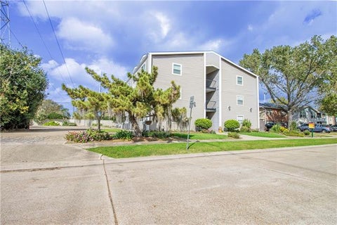 Photo of 2800 Steamship Circle Cir #1C, River Ridge, LA 70123 (MLS # NO2561289)