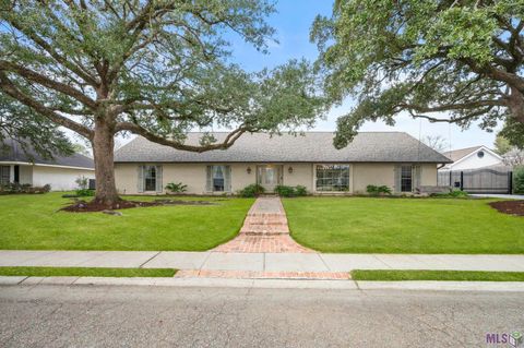 Photo of 3744 Ridgetop Dr Dr, Baton Rouge, LA 70809 (MLS # BR2026004828)