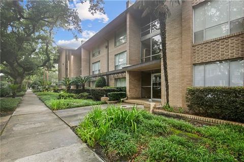 Photo of 4007 St Charles Avenue Ave #218, New Orleans, LA 70115 (MLS # NO2560321)