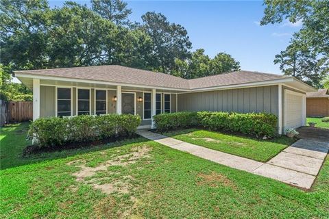 Photo of 380 Ridgewood Drive, Mandeville, LA 70471 (MLS # NO2557602)