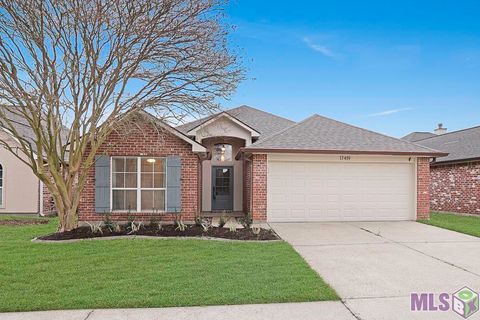Photo of 17419 Kaitlyn Dr Dr, Baton Rouge, LA 70817 (MLS # BR2026005349)