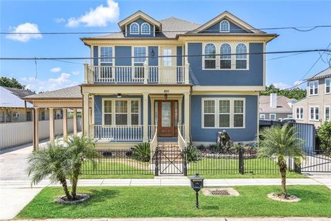 Photo of 800 Friscoville Avenue, Arabi, LA 70032 (MLS # NO2548711)