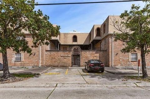 Photo of 2509 Houma Boulevard Blvd #301, Metairie, LA 70001 (MLS # NO2558238)